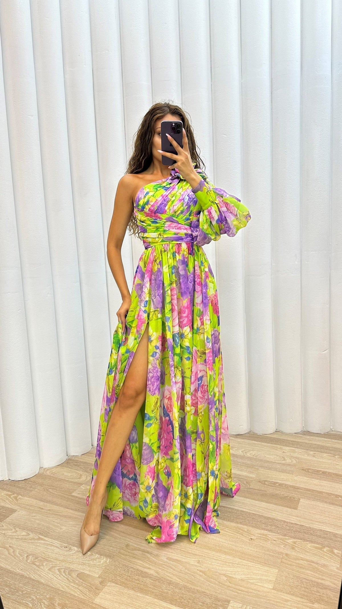 MABEL | VESTIDO FLORAL LLAMATIVO