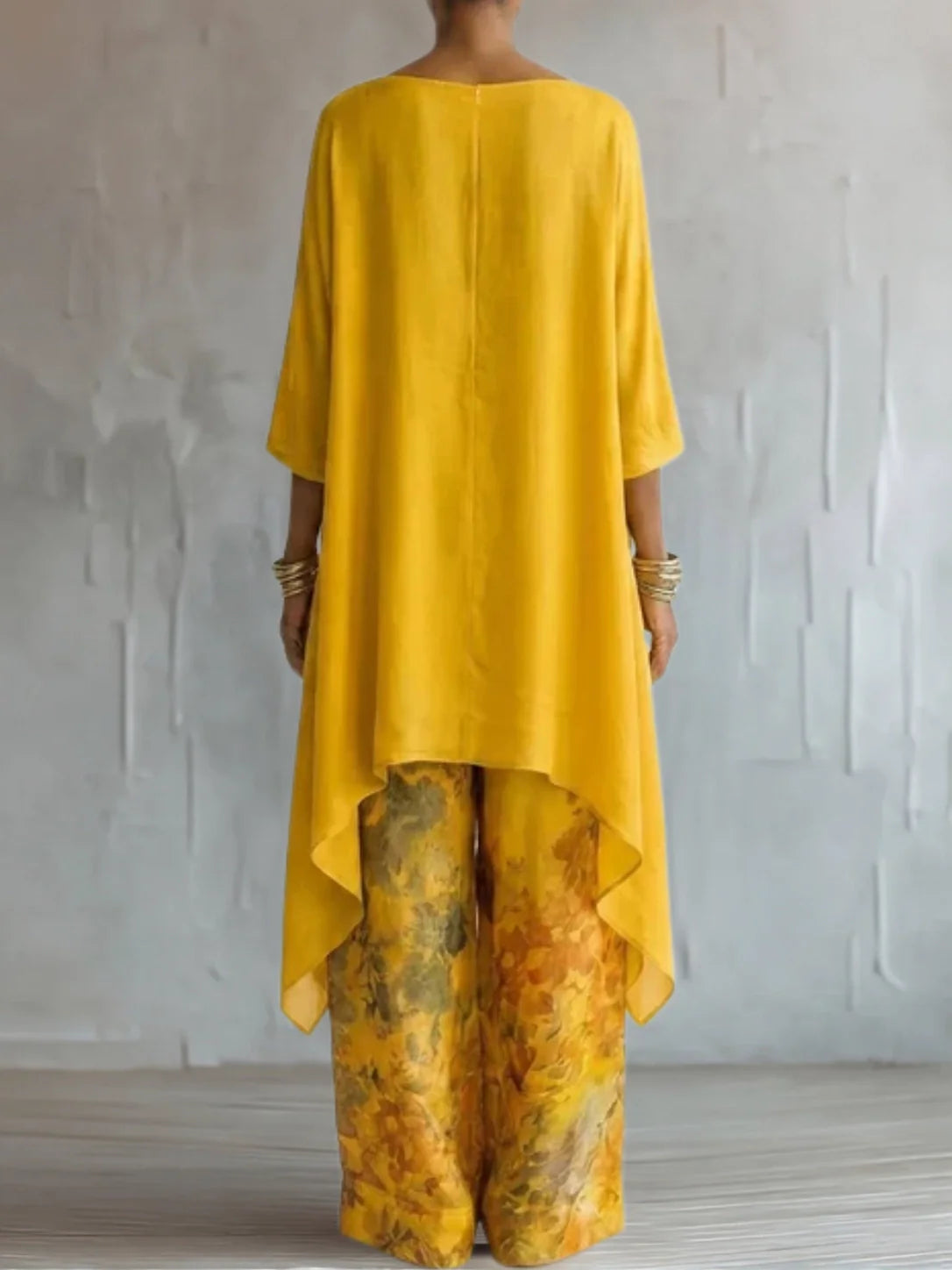 Ginevra | Conjunto Fluido con Estampado Floral y Diseño Asimétrico