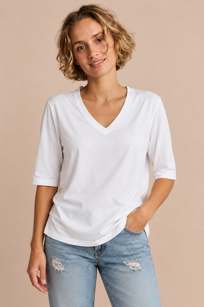 AURELIA - modelo luciendo la prenda